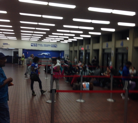 Greyhound Bus Lines - Louisville, KY