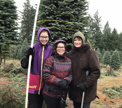 Allen's Tree Farm - Oregon City, OR. Jess, Ruth and Cindy