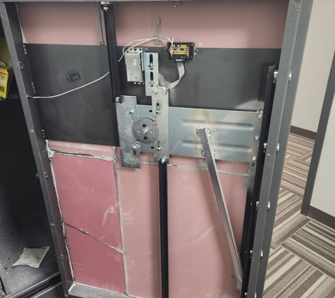 Platinum Shield Services - Salem, OR. safe door fixed and programmed