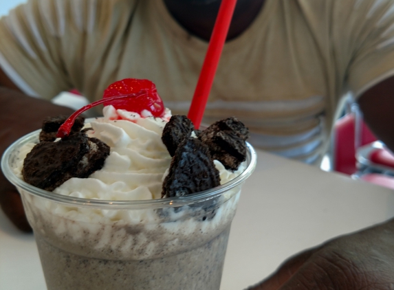 Hampton Street Diner - Columbia, SC. Cookies'n'cream Milkshake