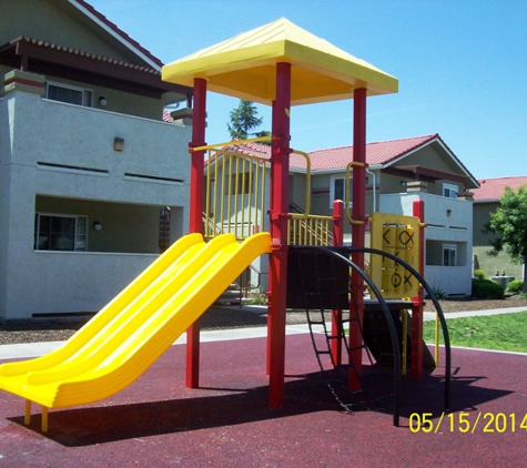 Villa Robles Apartments - Porterville, CA