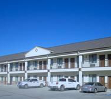 Americas Best Value Inn & Suites Cuero - Cuero, TX