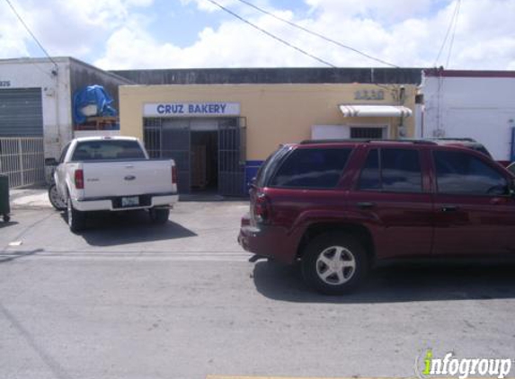 Cruz Bakery - Hialeah, FL