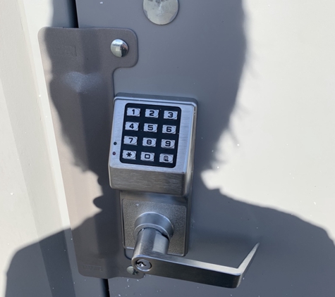 Las Vegas Lock and key LLC. trilogy lock install back door