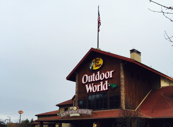 Bass Pro Shops/Cabela’s Boating Center - Kodak, TN. Store front