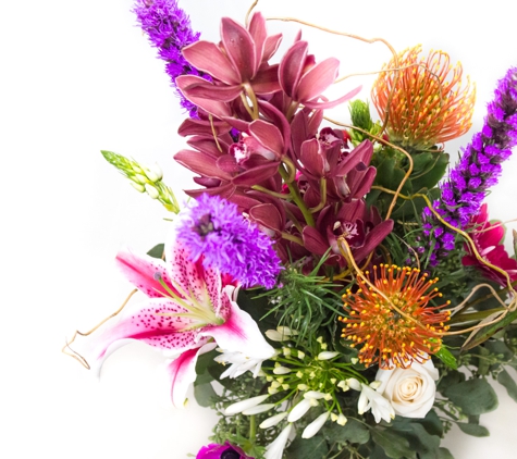 diz's Daisys Flower shop - Denver, CO. flowers for delivery in Denver Colorado,  Orchids, locally grown lilies, protea