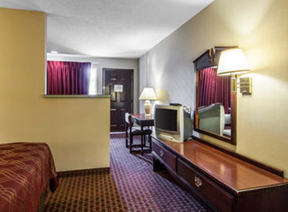 Econo Lodge - Milwaukie, OR