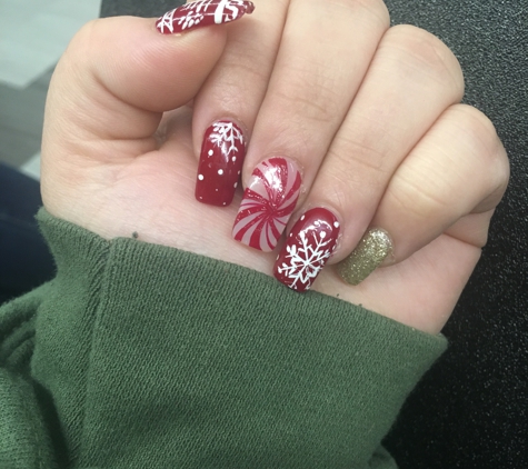 La Verita Spa - Emmaus, PA. Christmas Nail Designs