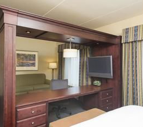 Hampton Inn & Suites Indianapolis-Airport - Indianapolis, IN