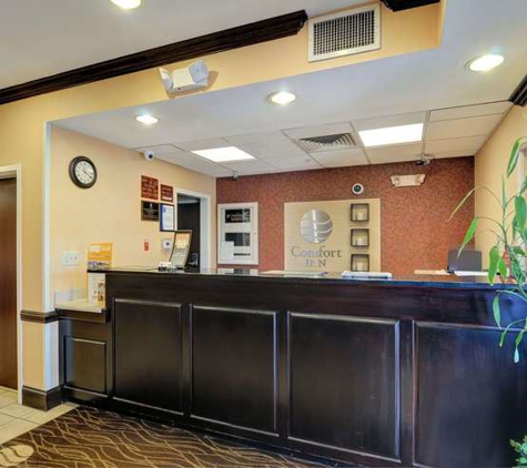 Comfort Inn & Suites Hillsville I-77 - Hillsville, VA