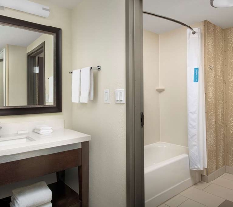 Hampton Inn & Suites - Alpharetta, GA