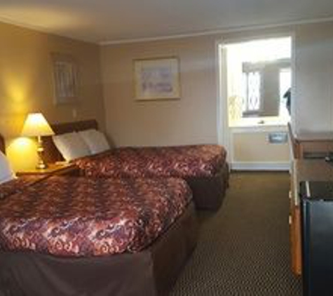 Airport Inn & Parking - Vandalia, OH