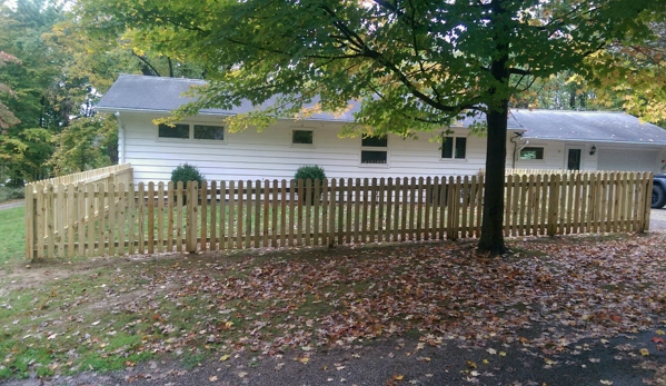 Estherlee Fence Co - North Lima, OH. Wood Fencing