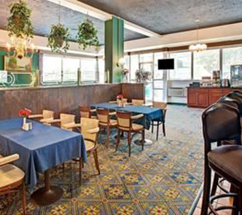 Days Inn by Wyndham Arlington/Washington DC - Arlington, VA