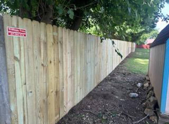 Williams Fence LLC - West Plains, MO. 6' Wood Privacy