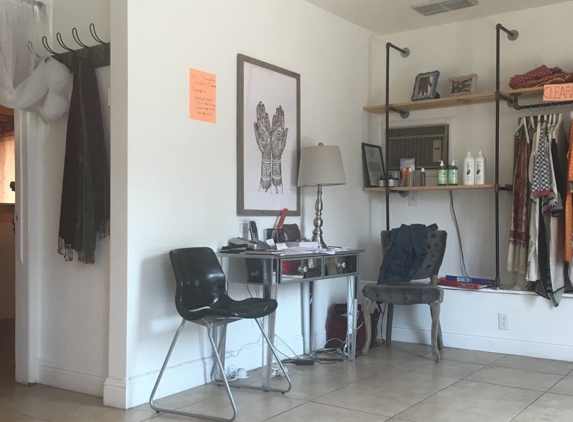 Rb's Threading Studio - Belmont, CA