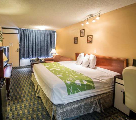 Econo Lodge - Kissimmee, FL