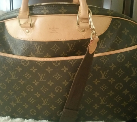 Louis Vuitton - Kihei, HI. Picked up my 24hr Alize hand carry at that store