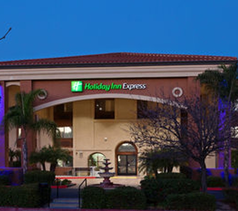 Holiday Inn Express Temecula - Temecula, CA