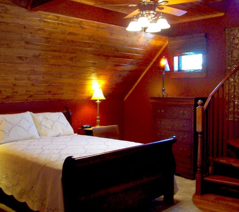 School House Cottage Vacation Rental - Arcadia, MI