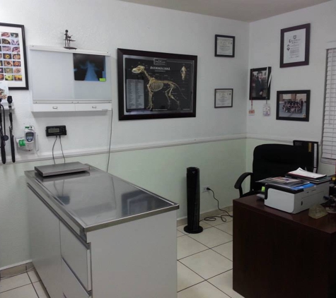 Vet Playas Tijuana Veterinary Clinic - San Diego, CA. Examination Roon Vet Playas