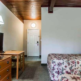 Econo Lodge - Tallahassee, FL