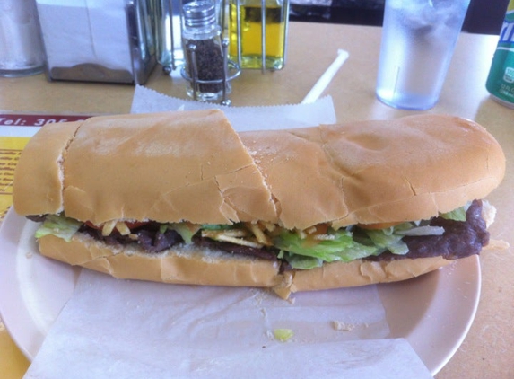 El Yayabo Cafeteria - Hialeah, FL