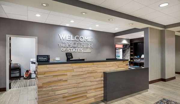 Hampton Inn & Suites Fredericksburg-at Celebrate Virginia - Fredericksburg, VA