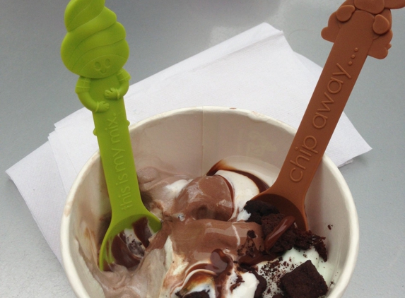 Menchie's Frozen Yogurt - Pasadena, MD