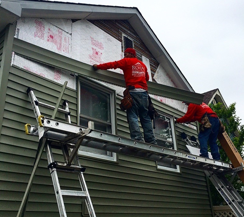 Royal Renovators Inc. - Forest Hills, NY. Vinyl Siding in Howard Beach - Royal Renovators Inc.