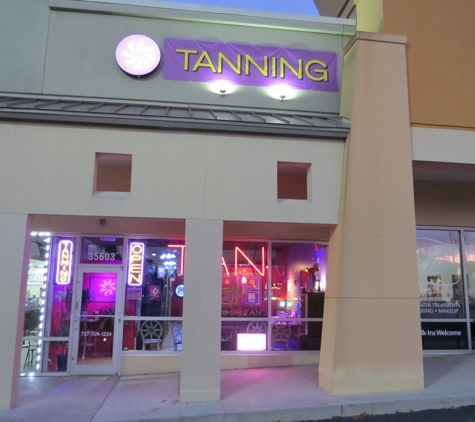 iTAN Boutiques of Palm Harbor - Palm Harbor, FL