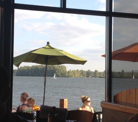 Beaches Restaurant & Bar - Vancouver, WA