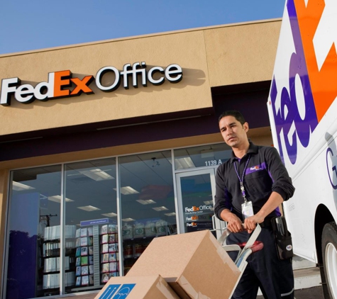 FedEx Office Print & Ship Center - Tustin, CA