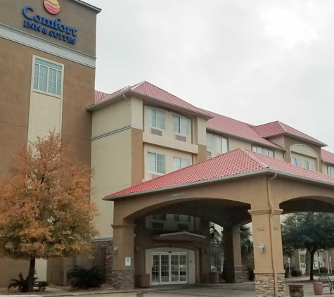 Comfort Inn & Suites Near Six Flags & Medical Center - San Antonio, TX