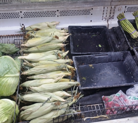 Central Market - Lake Station, IN. Wilted and dryed up corn...perfect to feed farm animals. This place is very disappointing to our community.