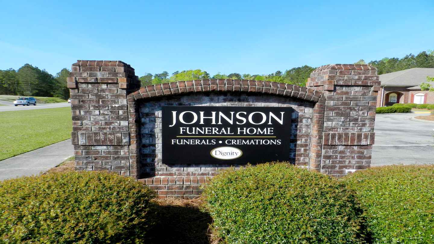Johnson Funeral Home 2685 Henderson Dr, Jacksonville, NC ...