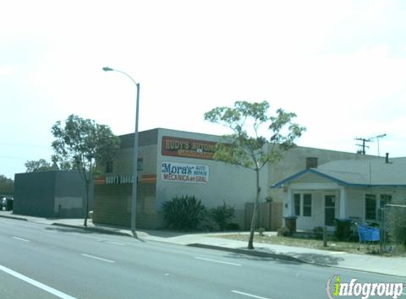 Mora's Auto Repair - Santa Ana, CA