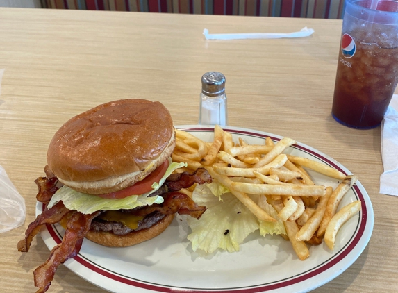 Huddle House - Litchfield, IL