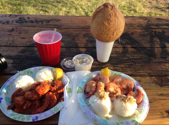 Giovannis Shrimp Truck - Kahuku, HI. Garlic and spicy shrimp with coconut water and strawberry banana smoothie