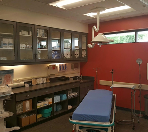 AFC Urgent Care Lakewood - Lakewood, CO