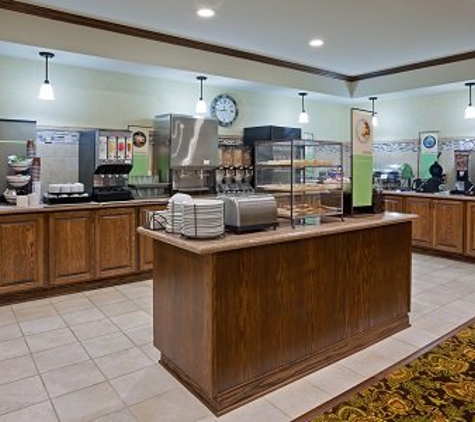 Country Inns & Suites - Minot, ND