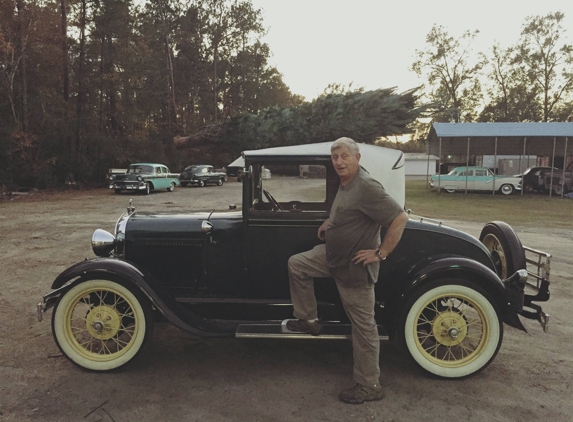 W. Lee's Classic Christmas Tree Farm - Summerville, SC