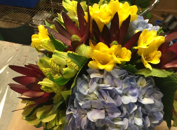 Citywide flower Plants - New York, NY. Citiwide Flower Plants, a NYC florist consistently recognized for its exceptional arrangements, offers same-day flower delivery across the c