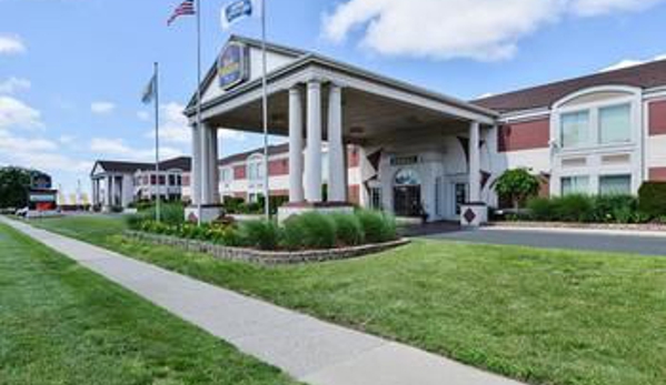 Days Inn & Suites by Wyndham Roseville/Detroit Area - Roseville, MI