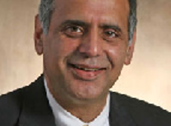 Dr. Muhammad Zubair Kareem, MD - Holyoke, MA