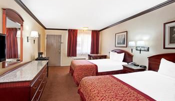 Ramada by Wyndham Pasadena - Pasadena, CA