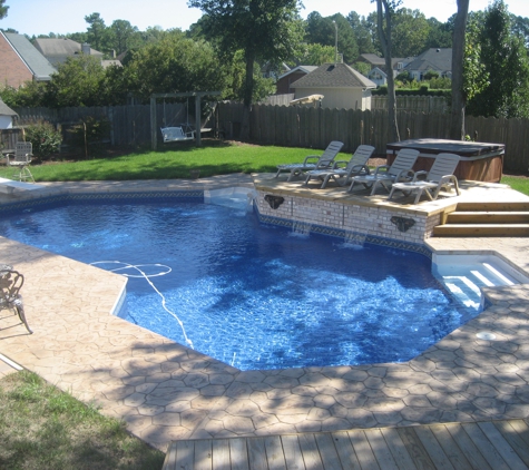 Contemporary Pools - Chesapeake, VA