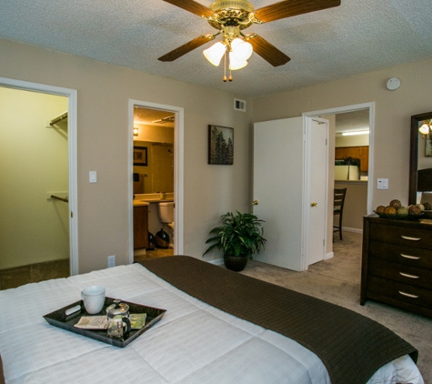 Hunter's Ridge Apartment Homes - Albuquerque, NM