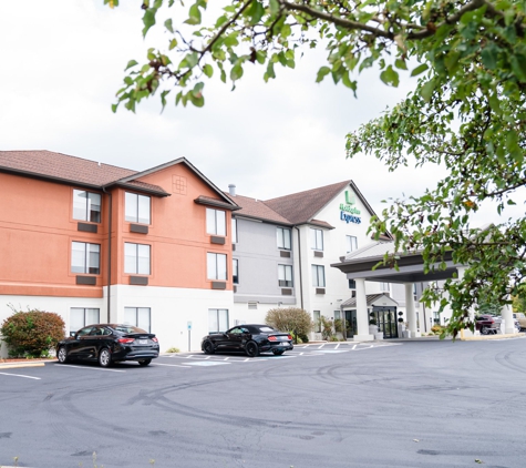 Holiday Inn Express & Suites Knoxville-North-I-75 Exit 112 - Powell, TN