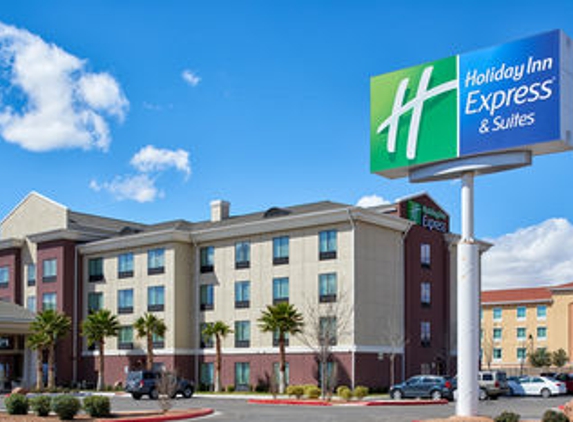 Holiday Inn Express & Suites El Paso Airport - El Paso, TX